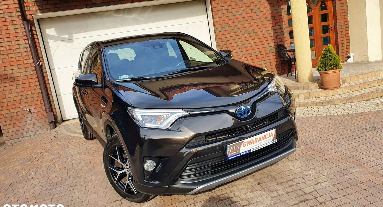 Toyota RAV4 cena 119900 przebieg: 72079, rok produkcji 2018 z Sulejówek małe 781